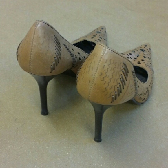 STEVE MADDEN Tan Heels 8.5B - Picture 2 of 5